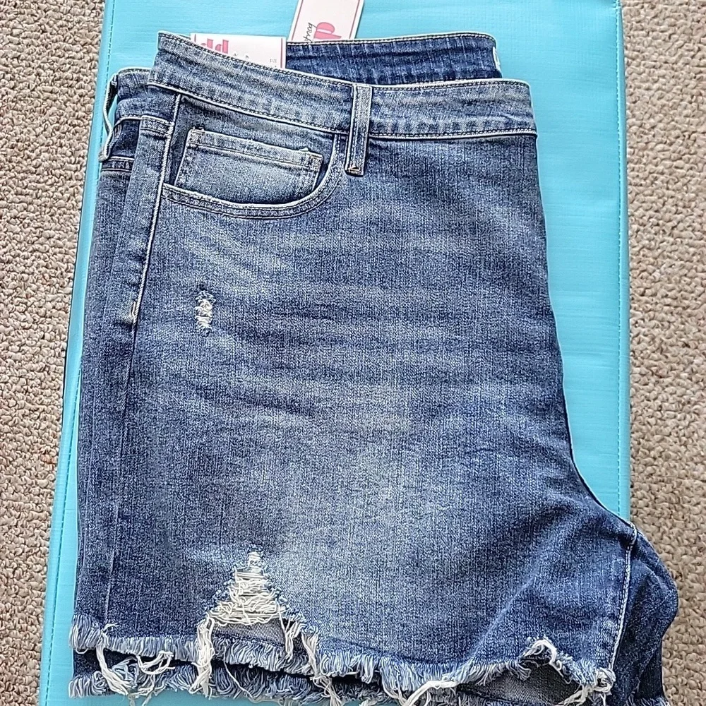 Discount Divas 3x shorts dd