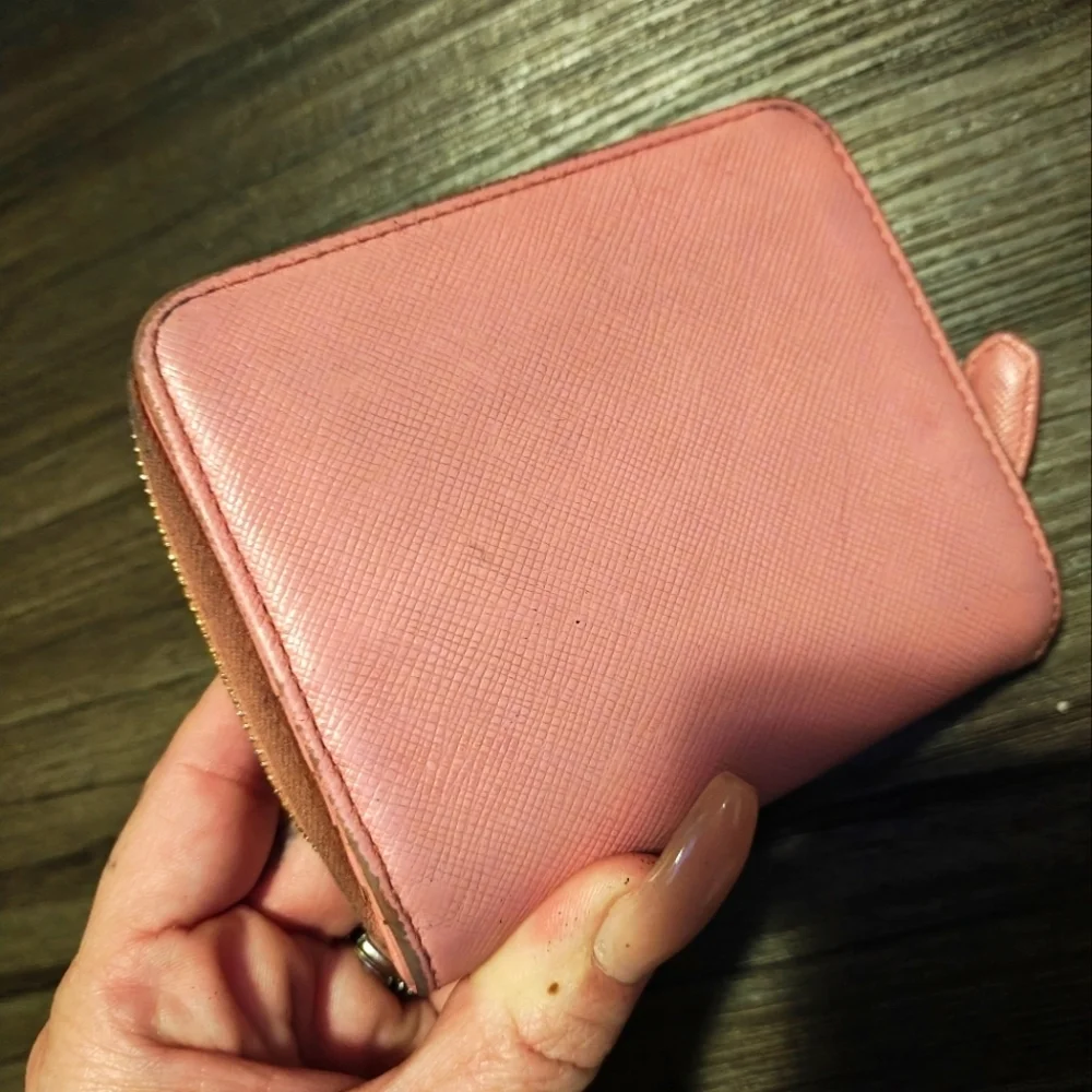 Prada gold card