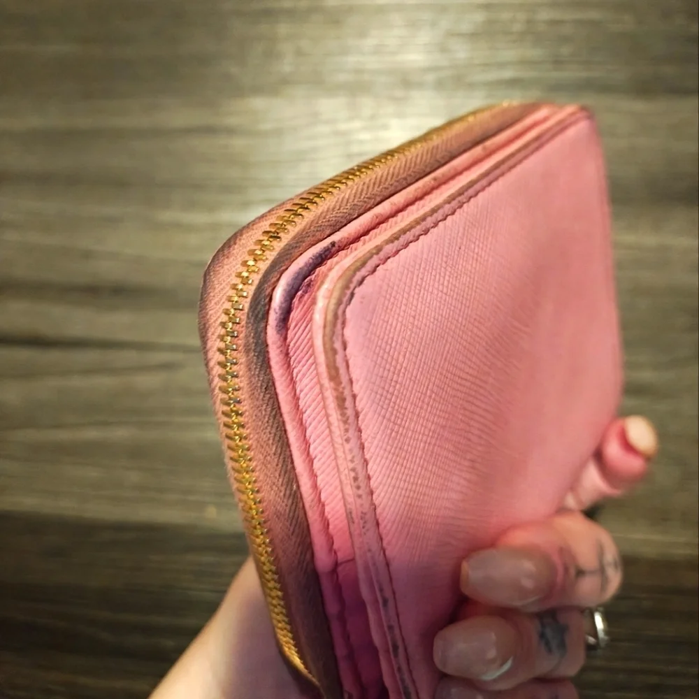 Prada closure hardware