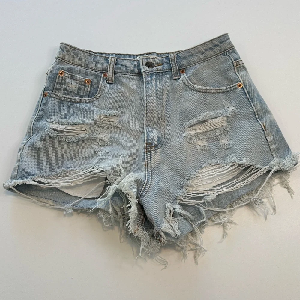 Signature 8 Jean Shorts Eight High Waisted Distressed Denim Women’s Size Small