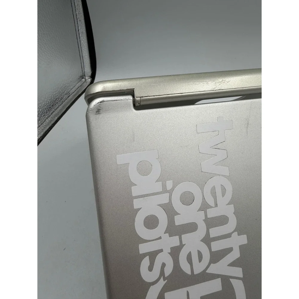 N/A silver bluetooth