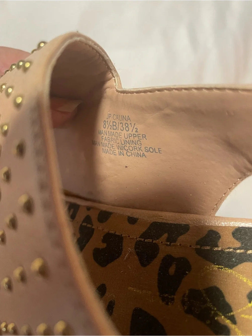 Jessica Simpson Women’s Gold Studded Tan Platform Wedge Heels Sz 8 1/2B (38 1/2)
