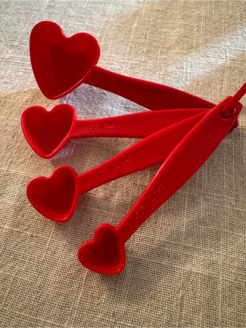 Heart-Shaped Red Measuring Spoon Set