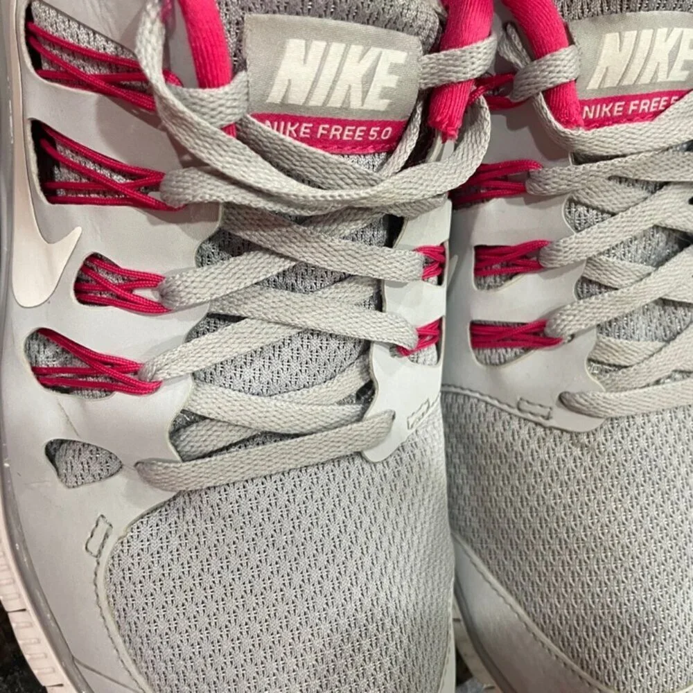 NIKE FREE‎ RUN 5.0 WOLF GREY AND HOT PINK SNEAKERS SZ 10 SPORTY RUNNING GYM YOGA