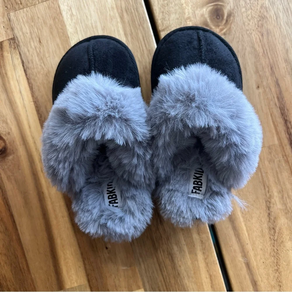 Fabkids Black Faux Fur Slippers Toddler Girls Size 10