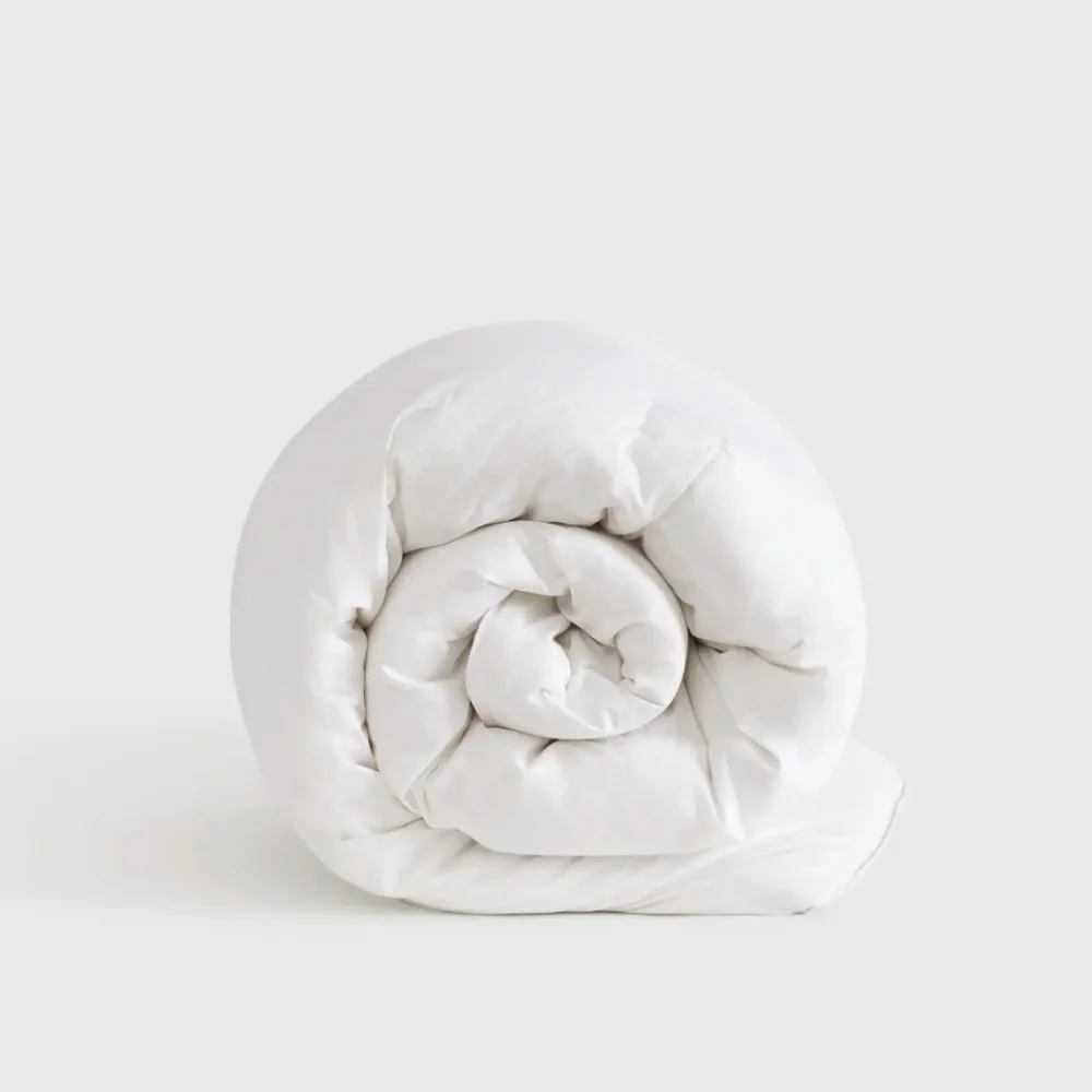 NWOT! Quince Premium White Duck Down Comforter! Sz. Full/ Queen (Z79)
