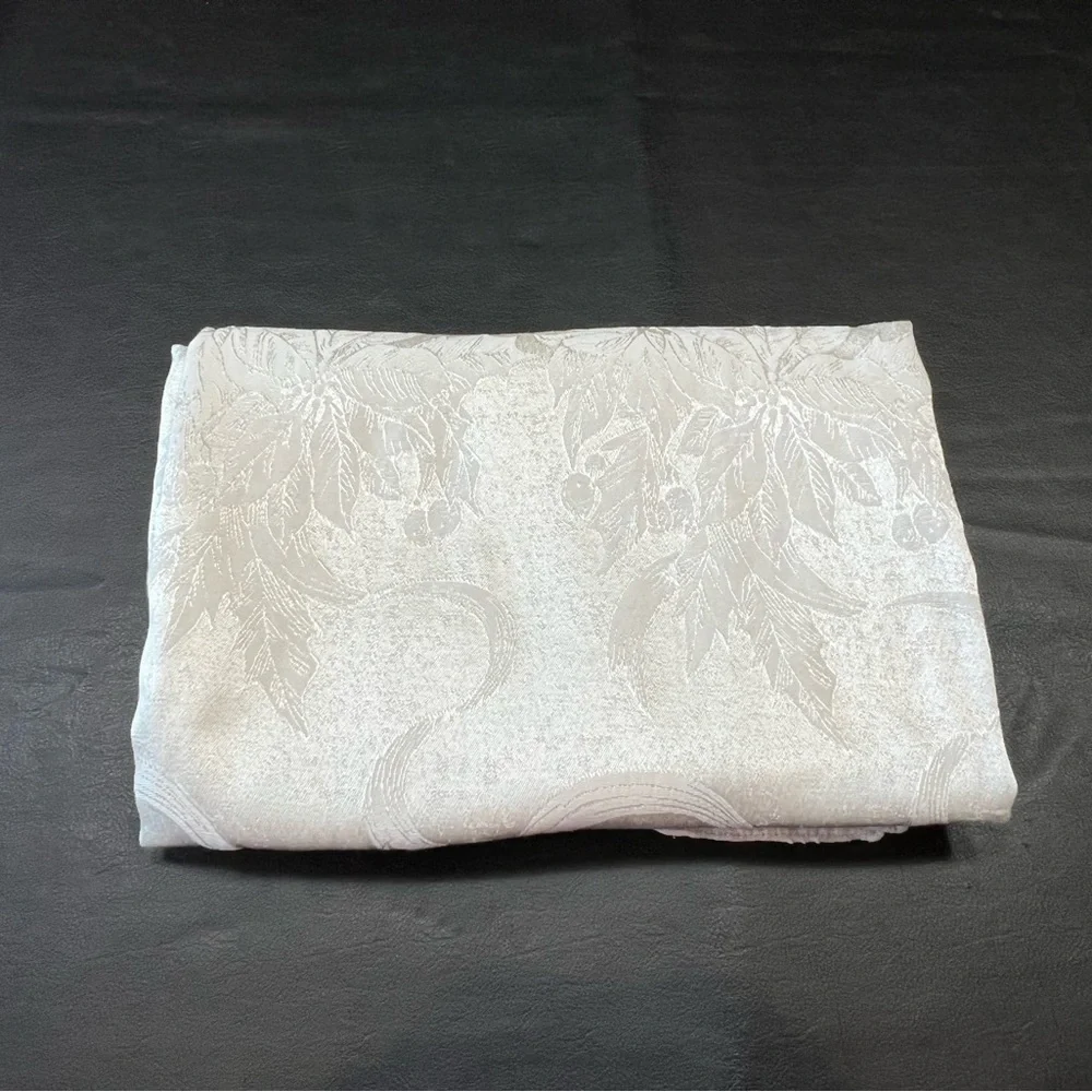 Christmas Tablecloth with Poinsettia Pattern white