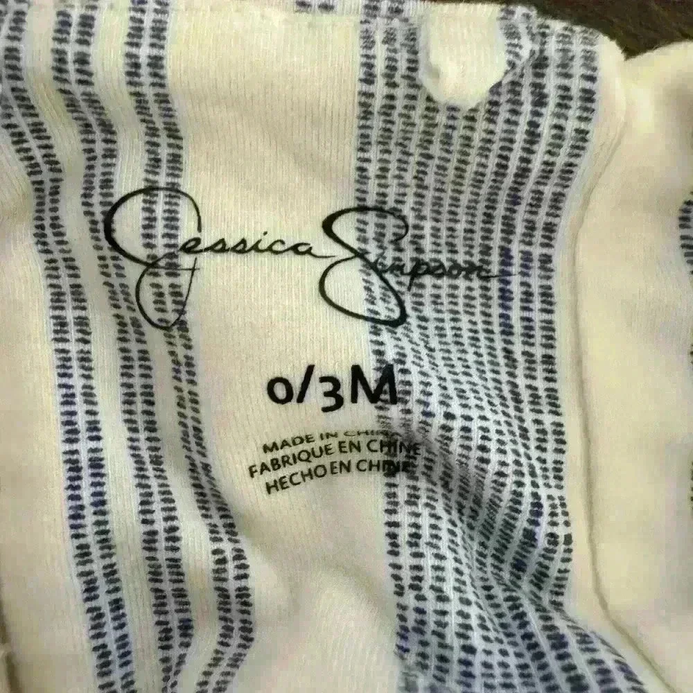 Jessica Simpson blue cream 47