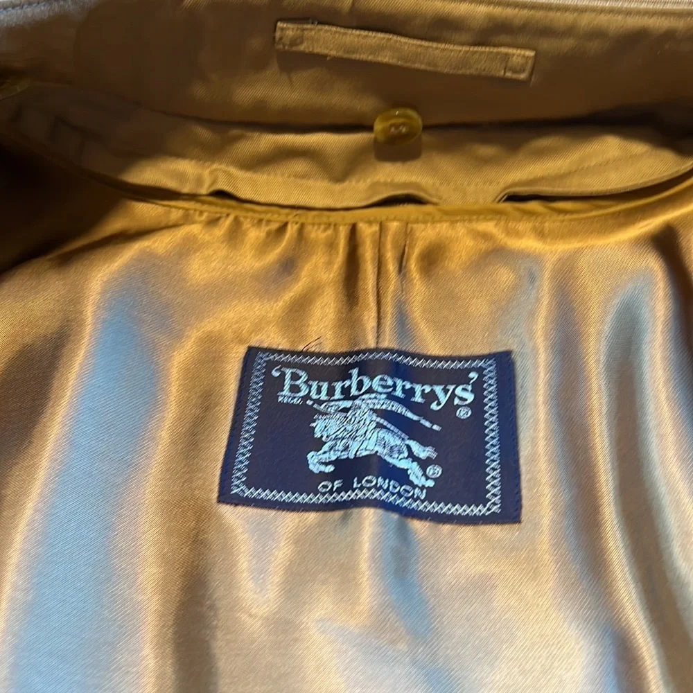Burberry classic trench