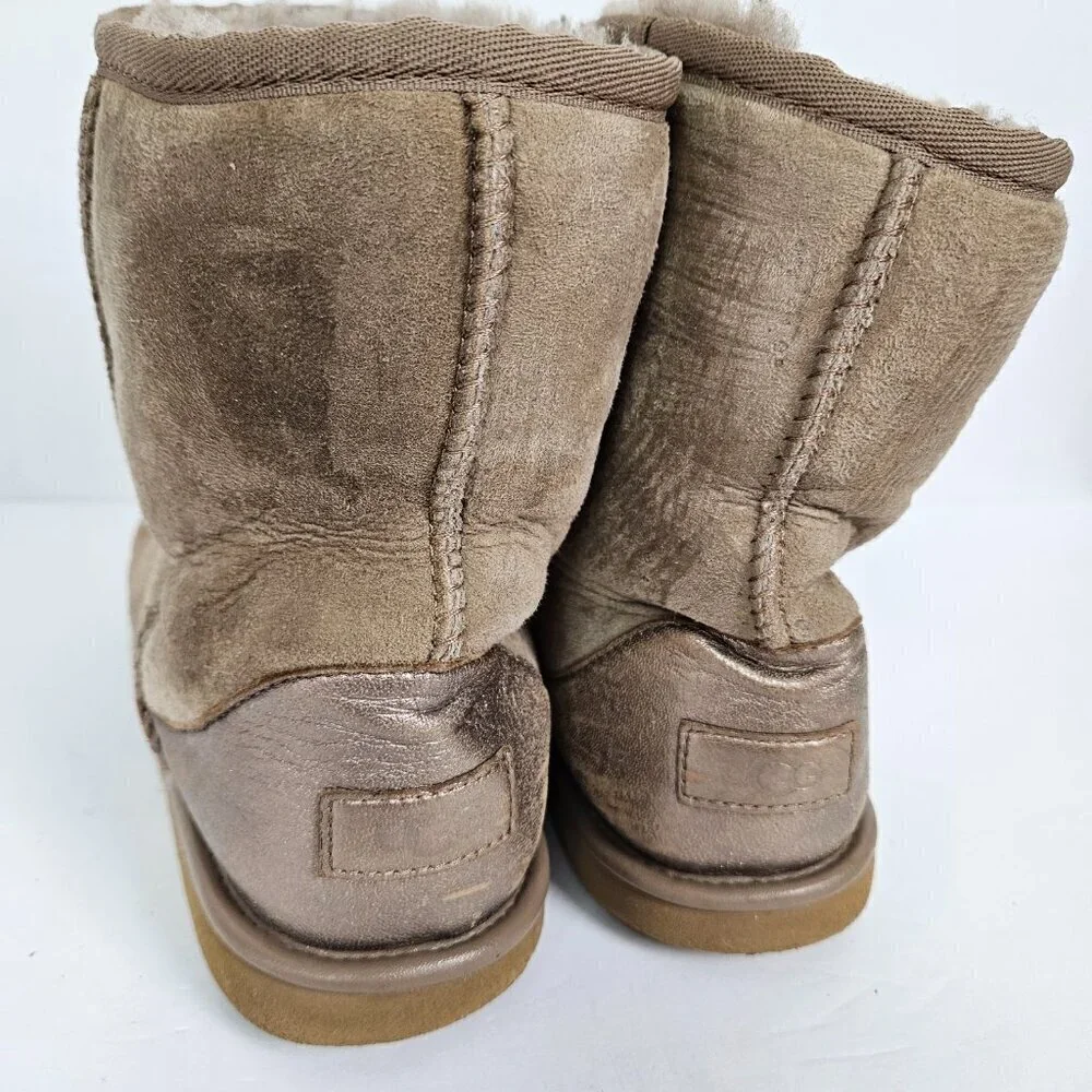 UGG kids classic