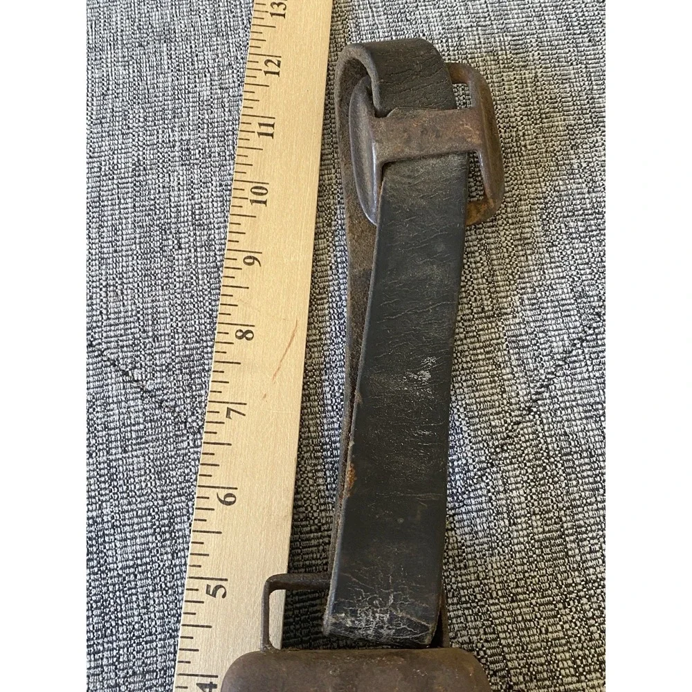 The Unbranded Brand vintage antique