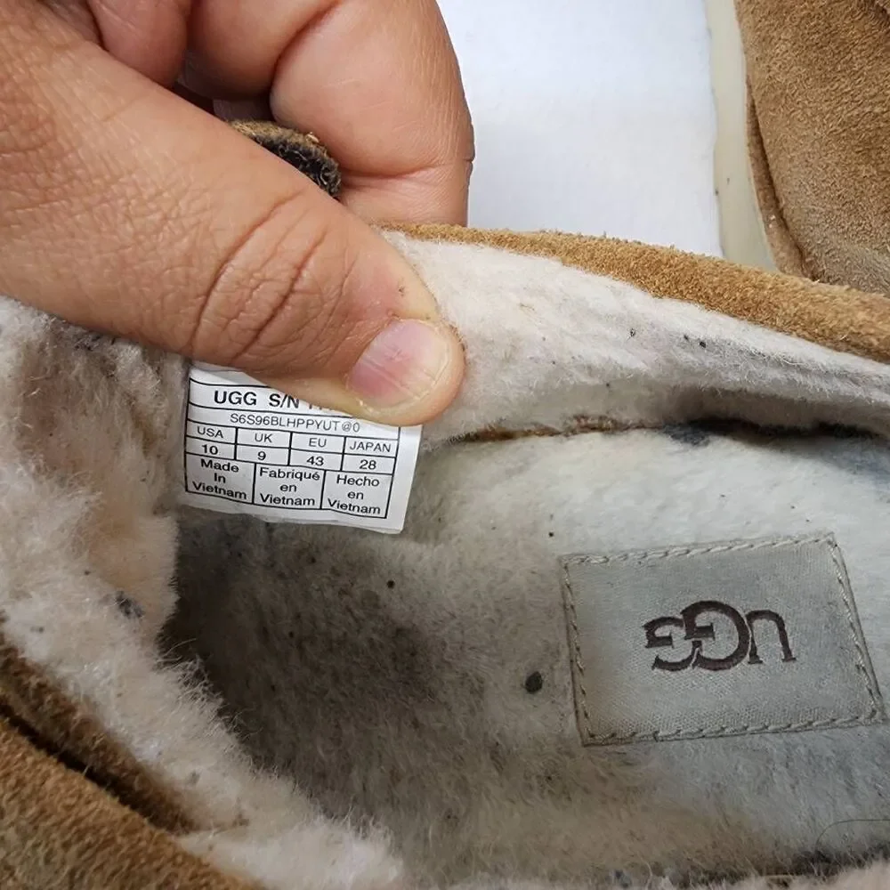 UGG mens 10
