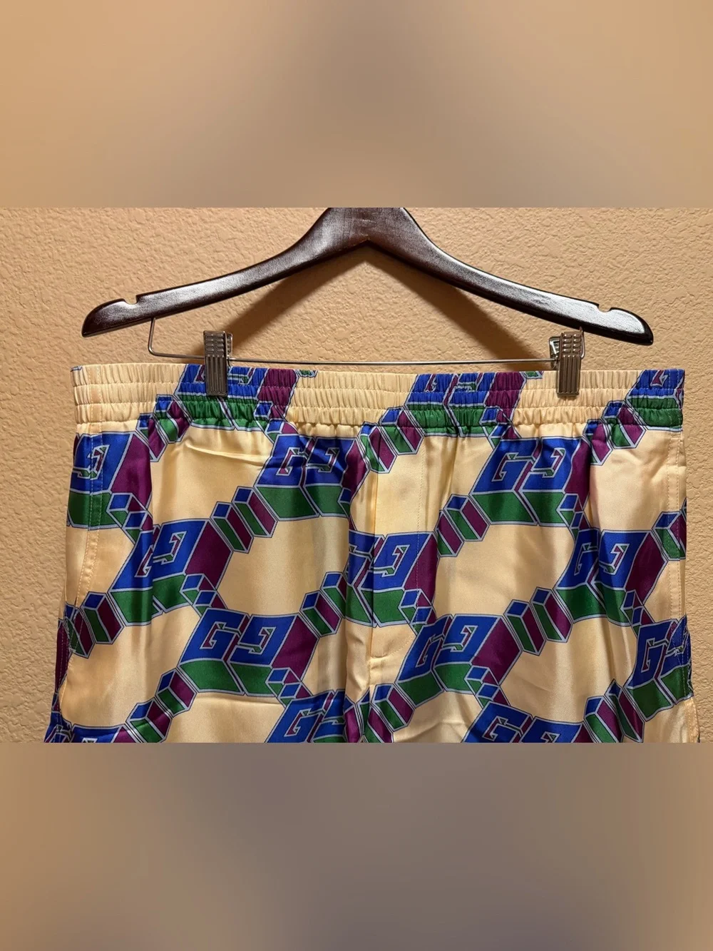 Gucci new authentic
