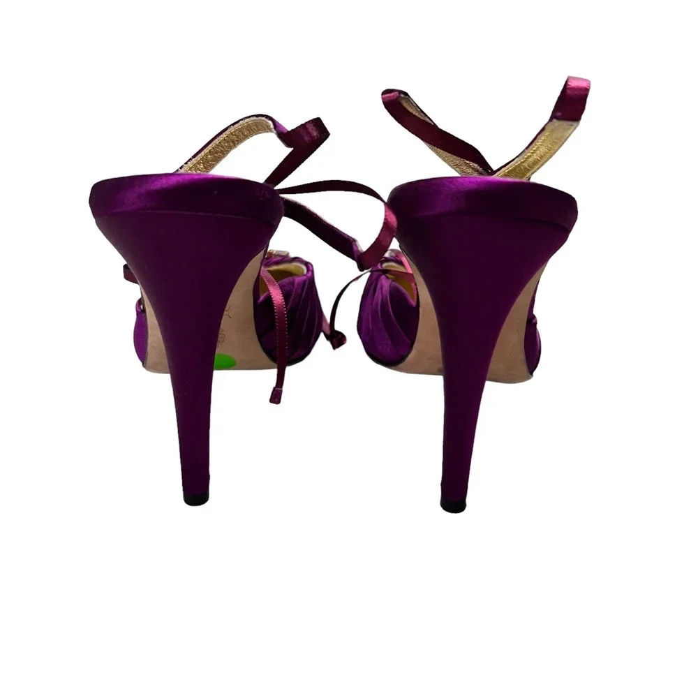 Sarah Flint heel pump