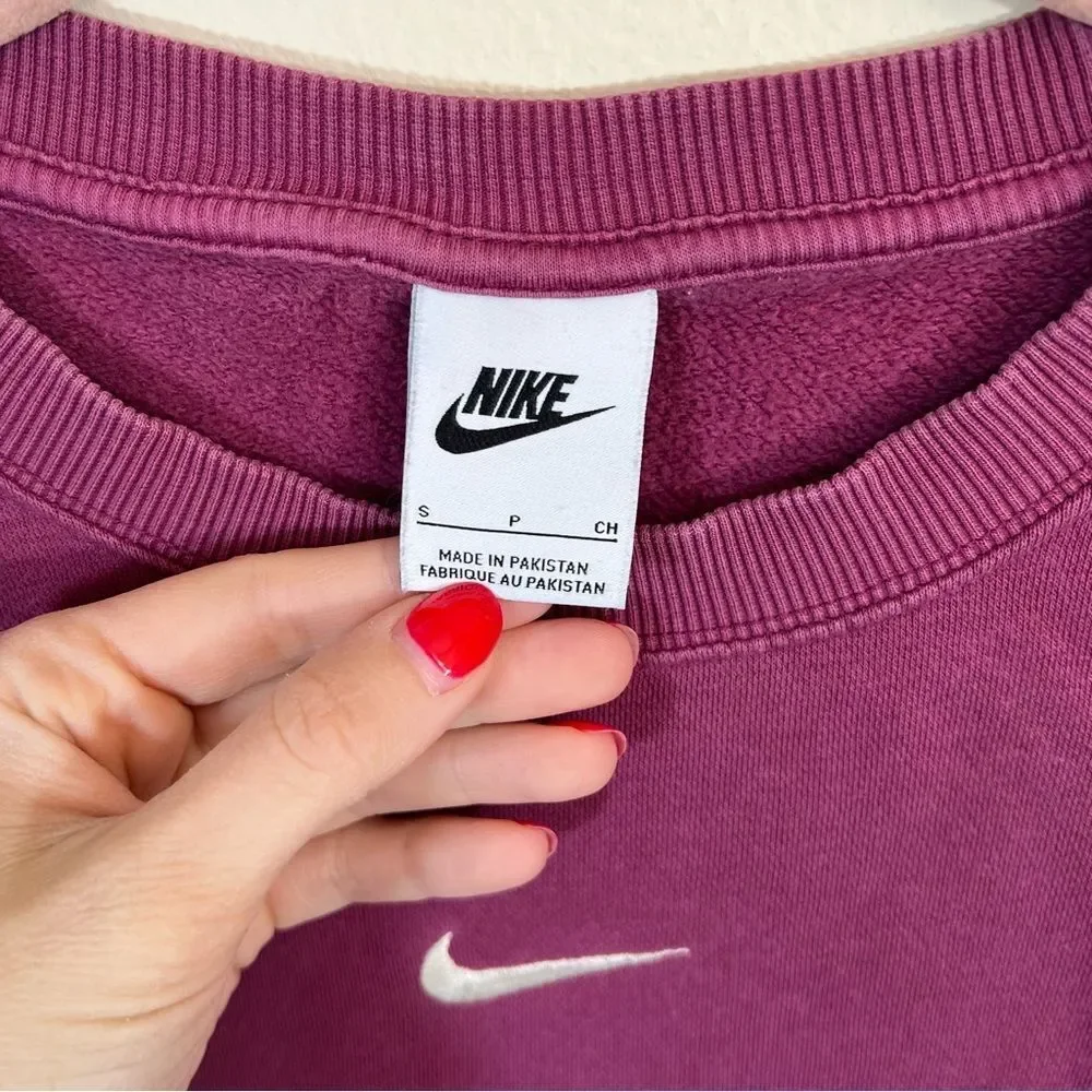 Nike women’s magenta