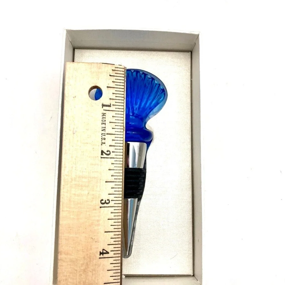 Slant blue hand