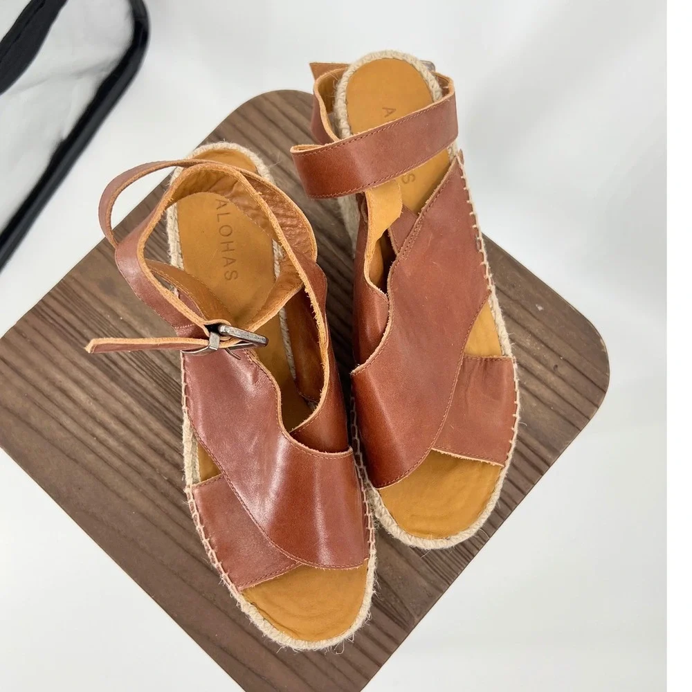ALOHAS vegas camel