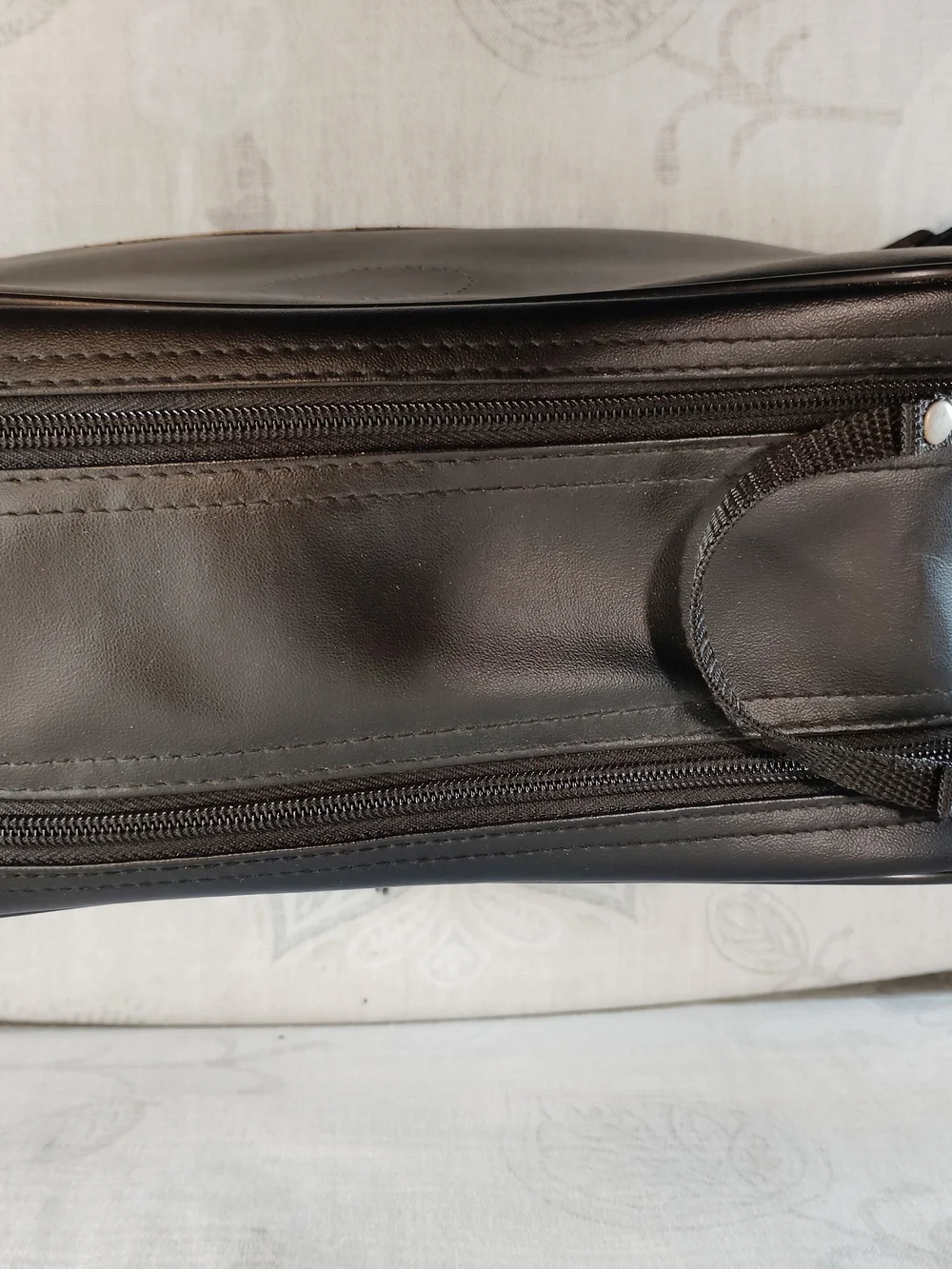 The Unbranded Brand sleek compact
