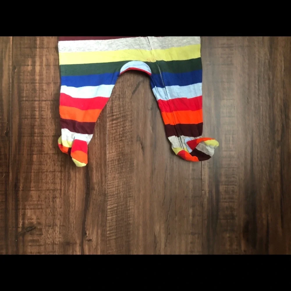 3-6 M Striped GAP Footies