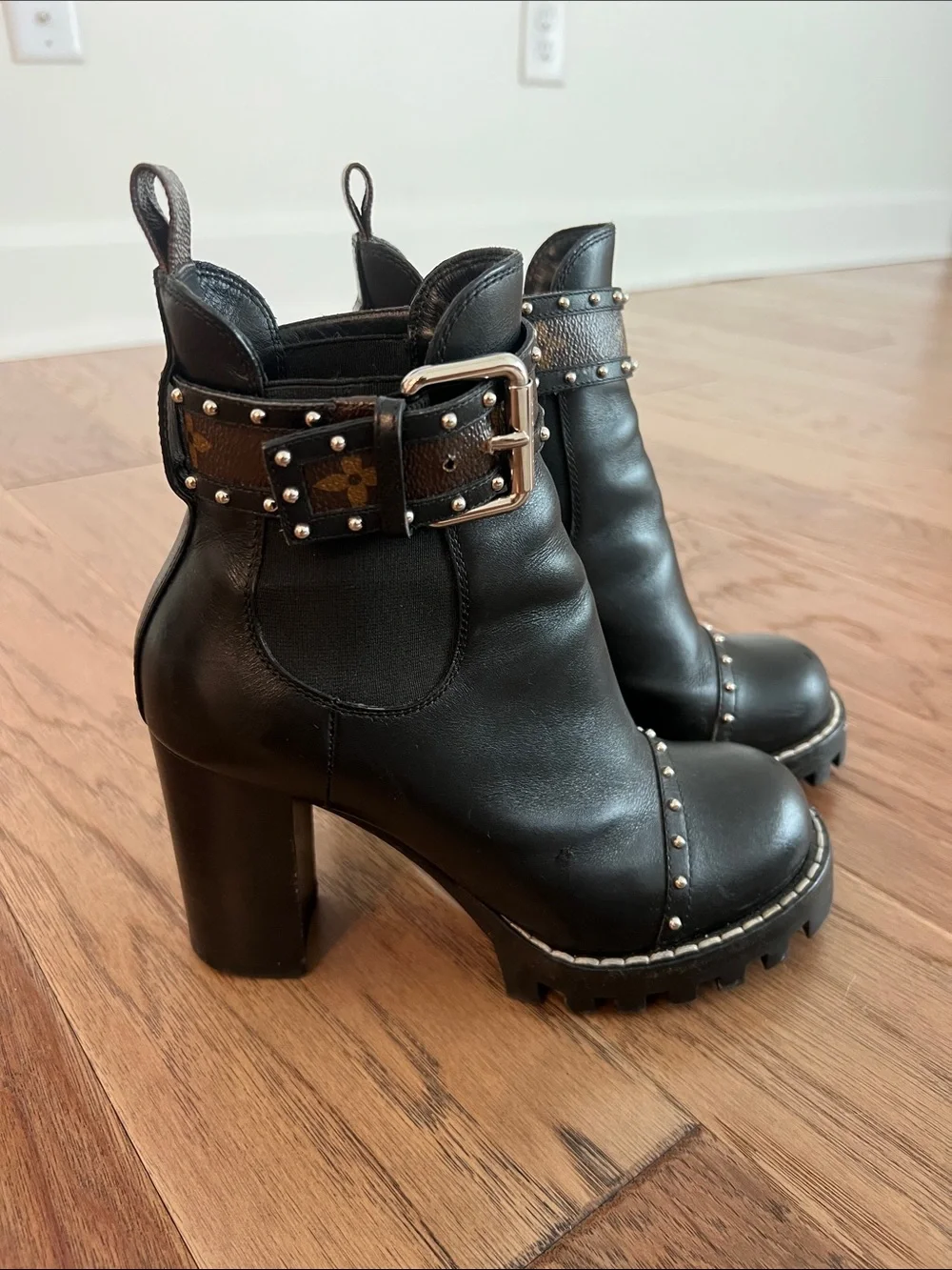 Louis Vuitton lv star