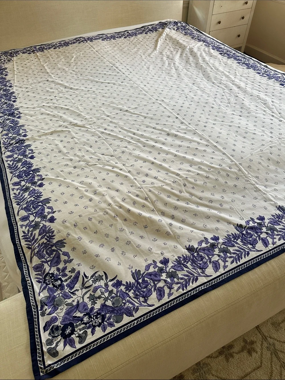 Williams Sonoma French Provençal Cotton Tablecloth 70x90