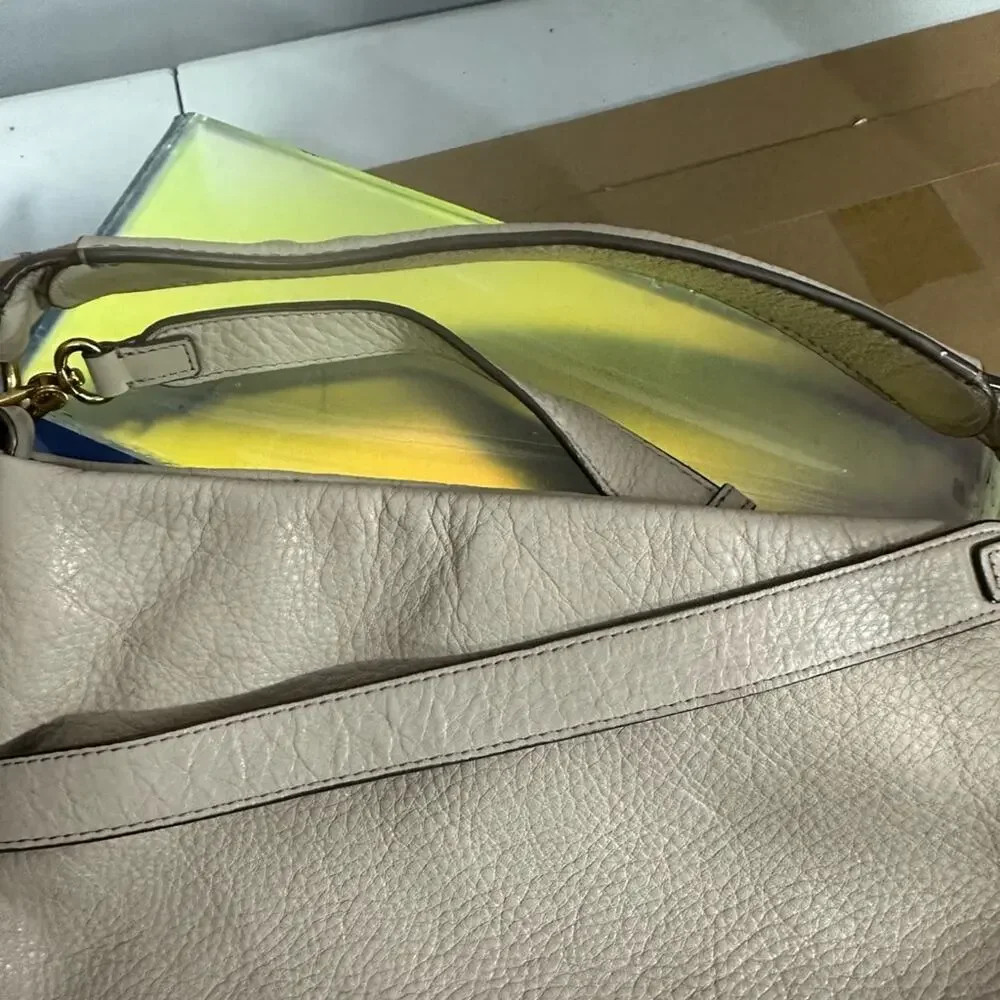Marc‎ Jacobs Cream Pebble Leather Hobo/crossbody Bag With Long Strap