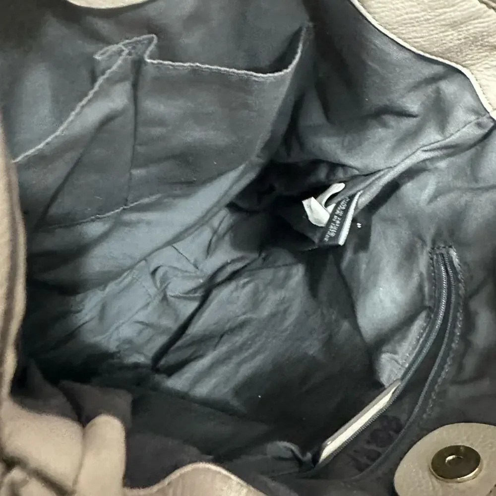 Marc‎ Jacobs Cream Pebble Leather Hobo/crossbody Bag With Long Strap
