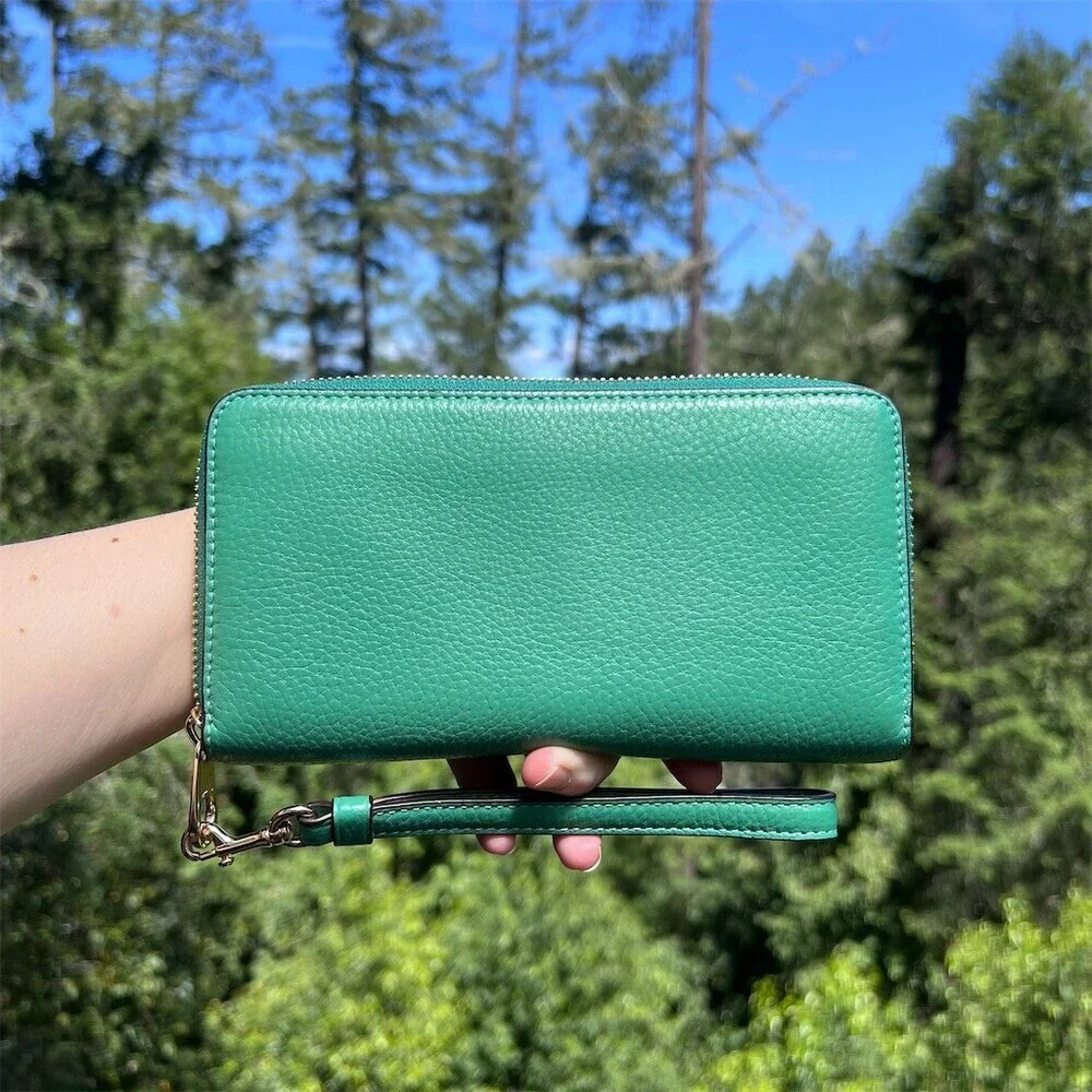 Coach accordion zip