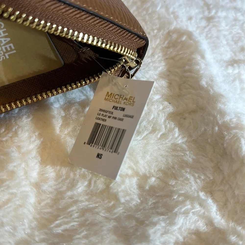 Michael Kors picture michael flat