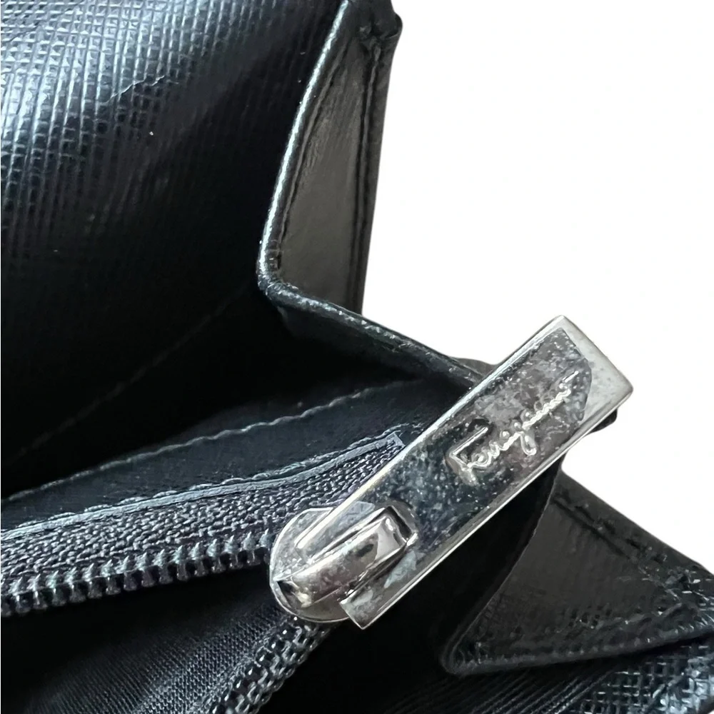 COACH Signature C4452 Long Zipper Wallet. Excellent condition!