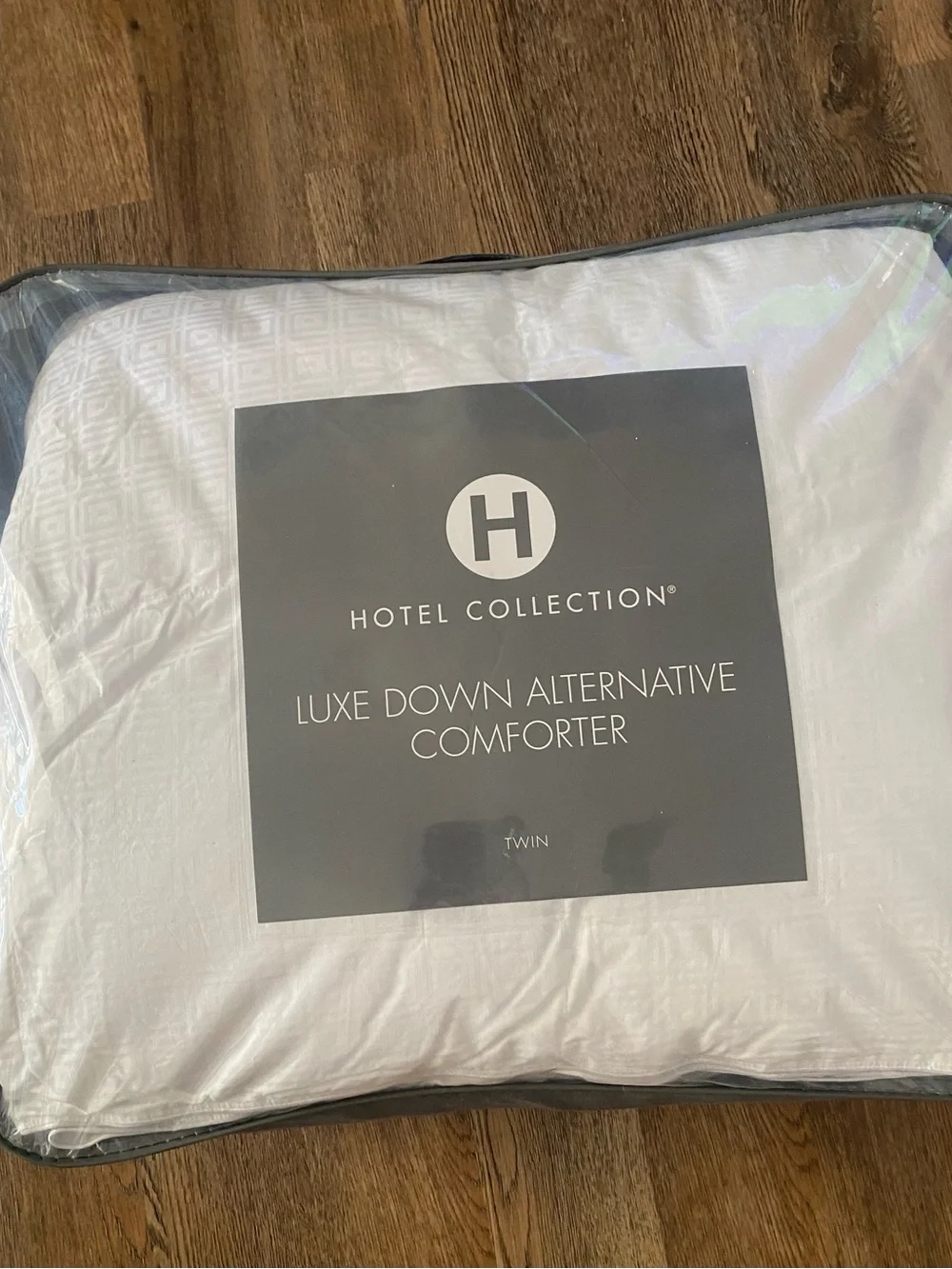 HOTEL COLLECTION LUXE DOWN ALTERNATIVE TWIN COMFORTER WHITE