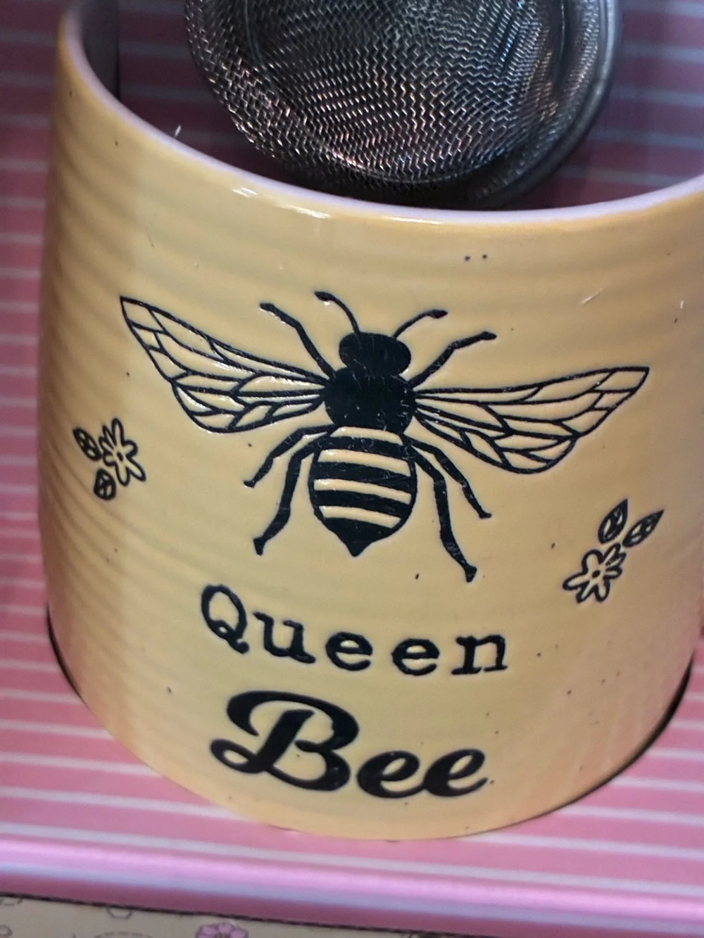 N/A queen bee
