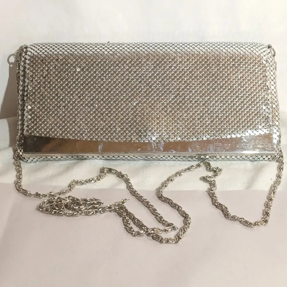 N/A strap chain vintage