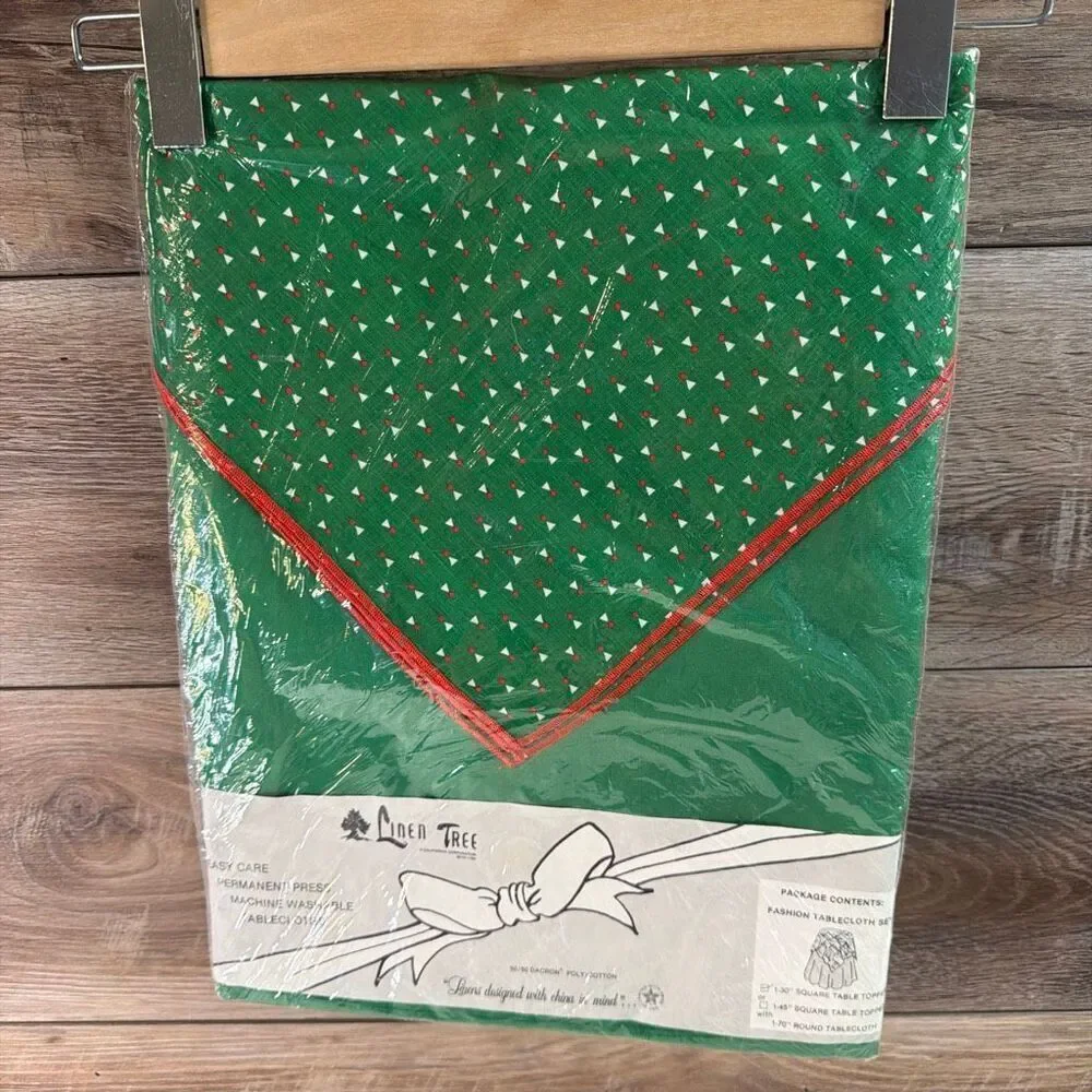 NWOT Vintage Linen Tree Fashion Tablecloth Set Christmas 30” Square Table Topper