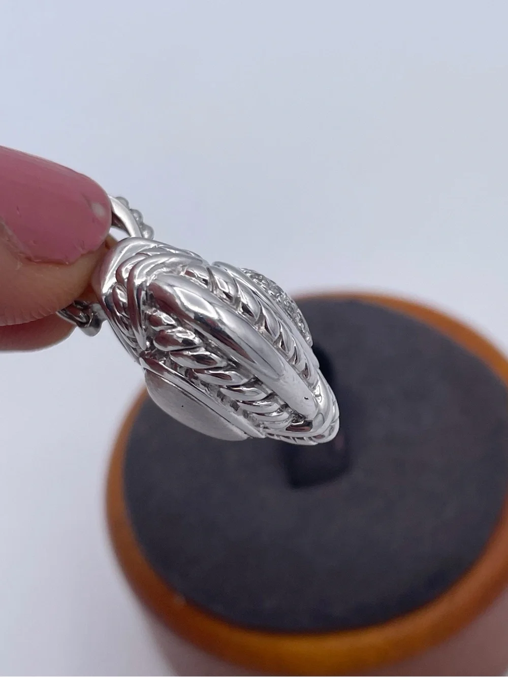 Judith Ripka side detailing