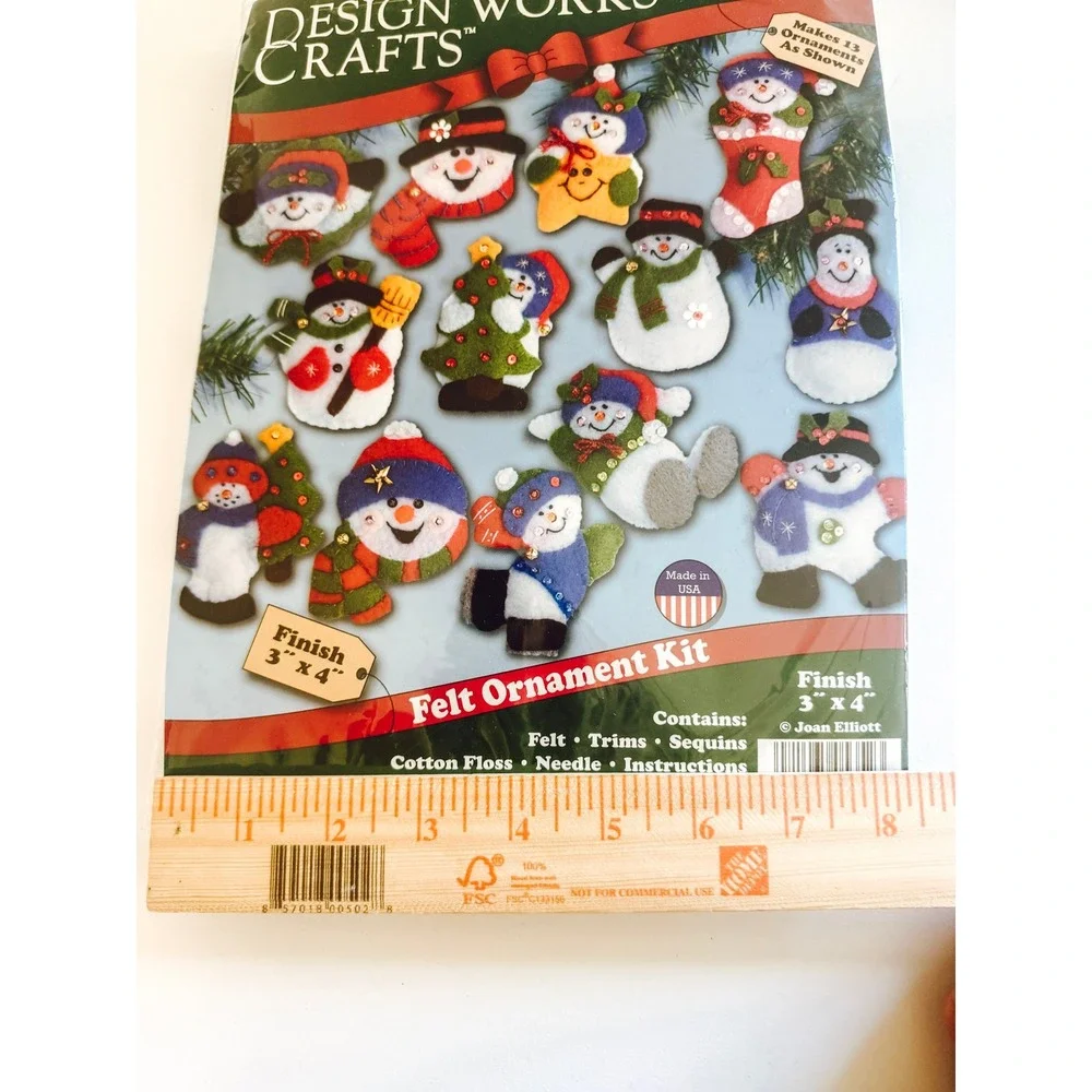 Vintage Design Works Crafts Snowman Felt Ornament Kit Makes 13 Christmas DIY