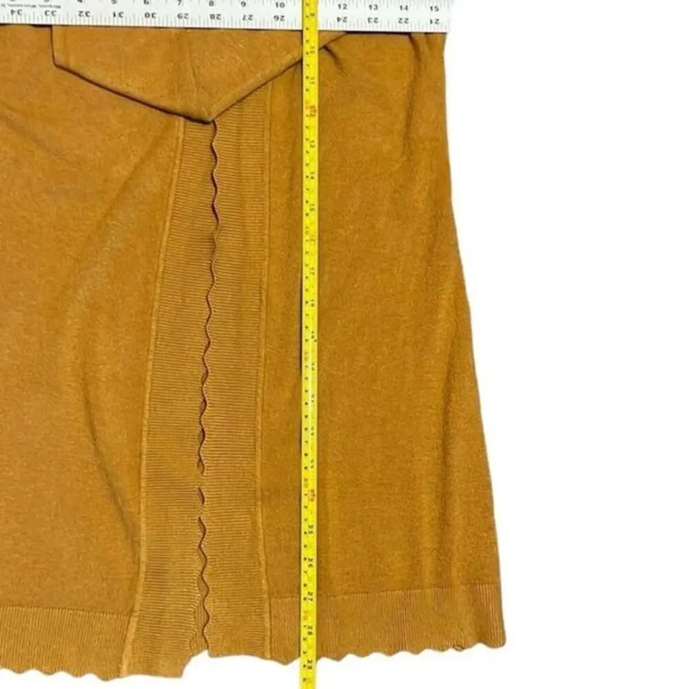Evolution scalloped golden holiday