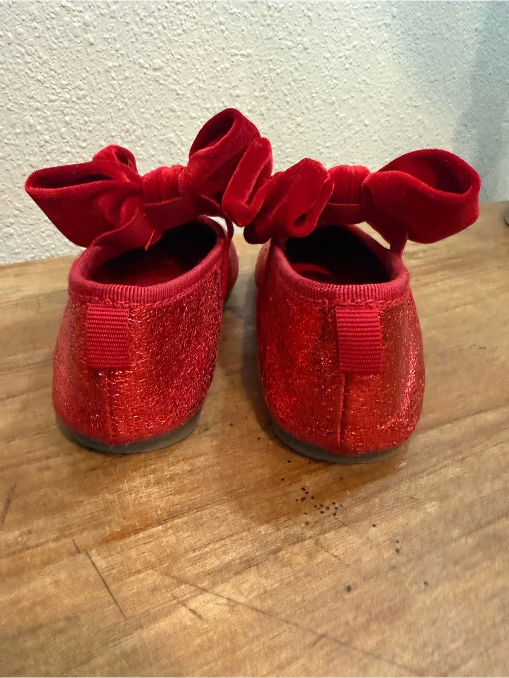 H&M bows festive