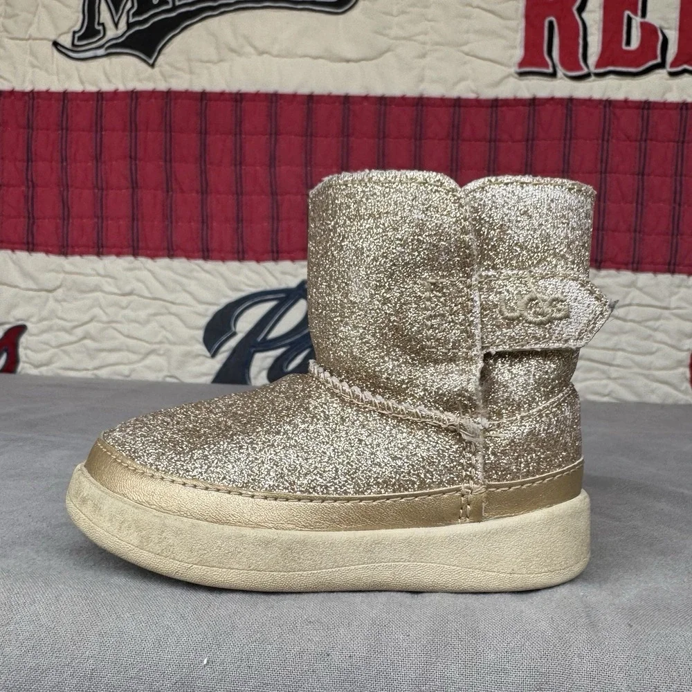 Size 4/5 - UGG Sparkly Gold Boots, Toddler Girls Winter Snow Boots‎