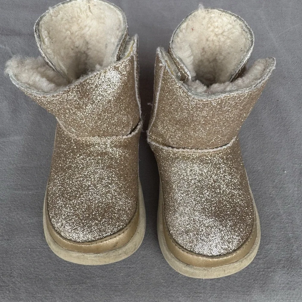 UGG these size