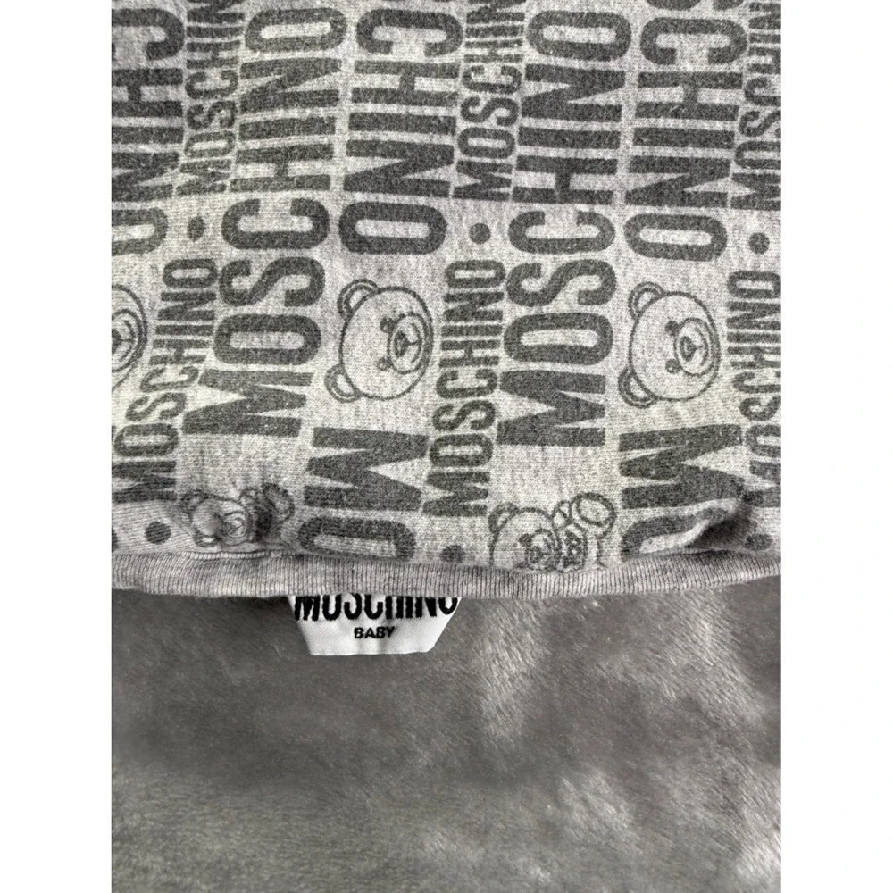 Moschino elevate your