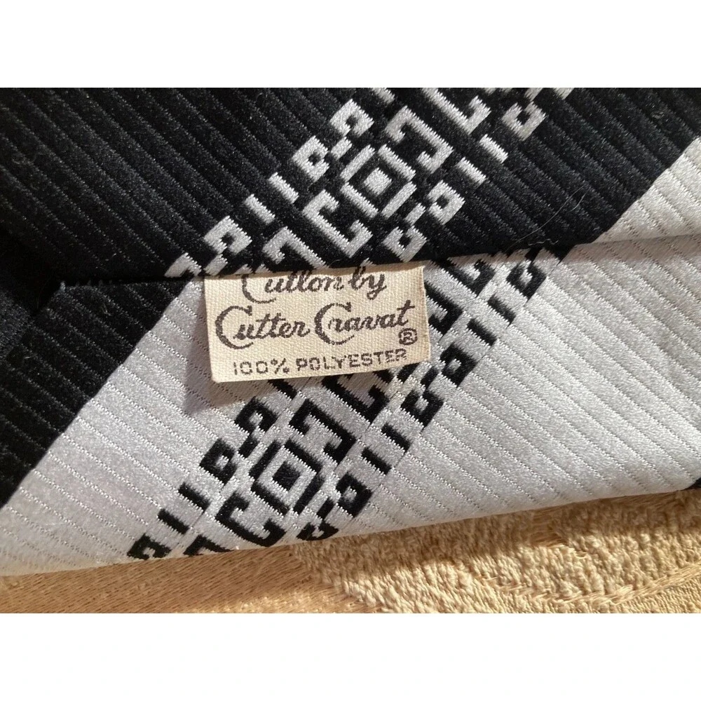 Cutter Cravat item details