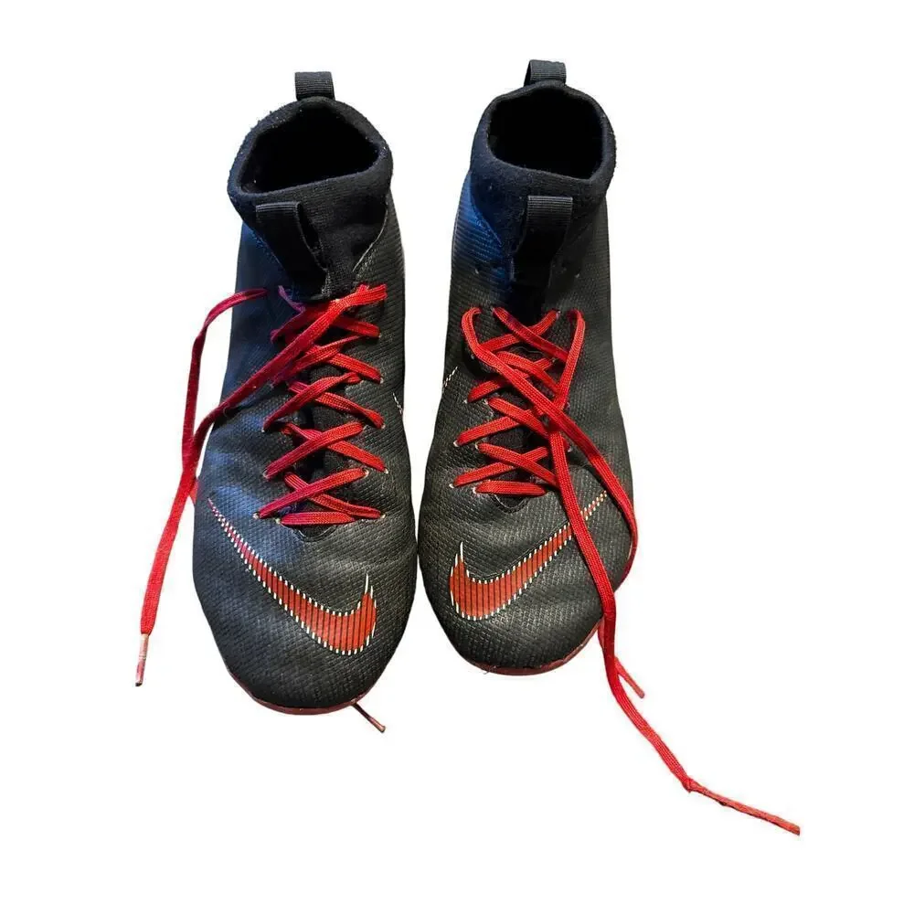Nike Size 5.5 US Black/Red Mercurisl Soccer Cleats Engineered for Speed