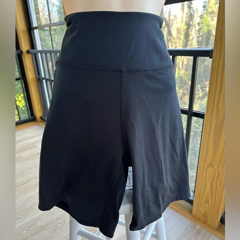 Under Armour fitted black