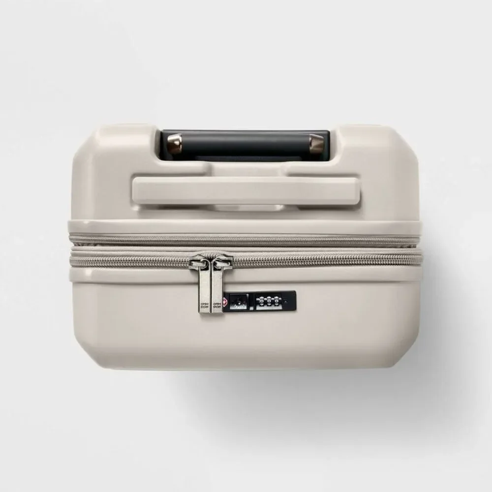 Open Story •hardside suitcase