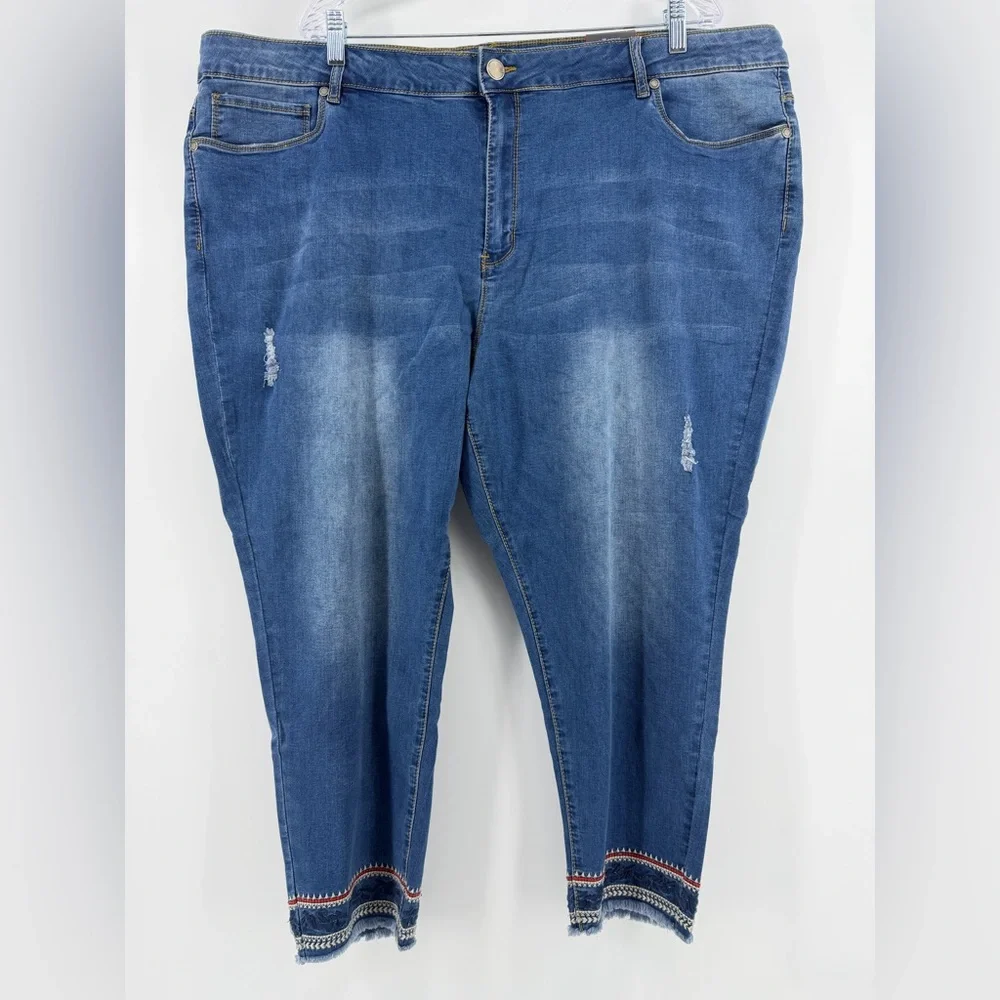 NWT Avenue Denim Crop Embroidered Ankle Jeans, Medium Wash, Women's 28W