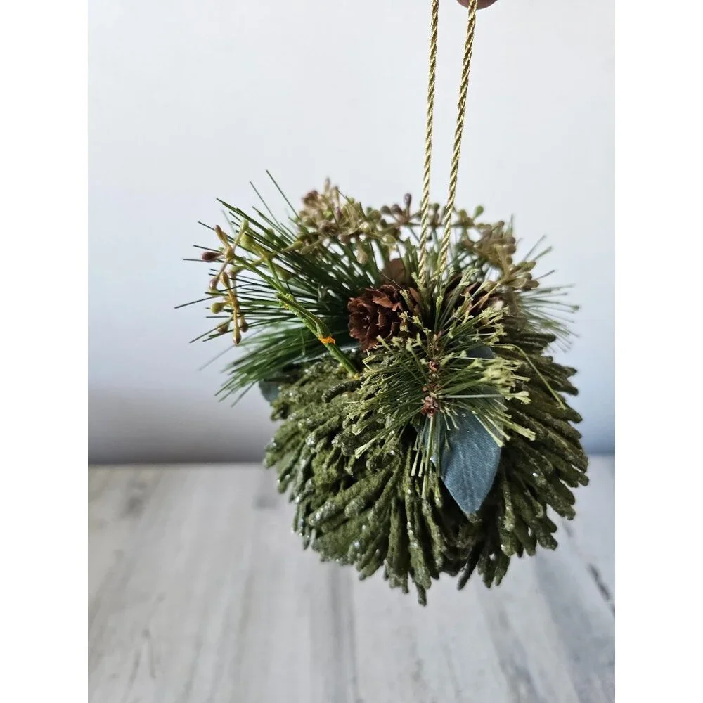 Pier 1‎ Pinecone glitter green evergreen ornament Xmas tree decor