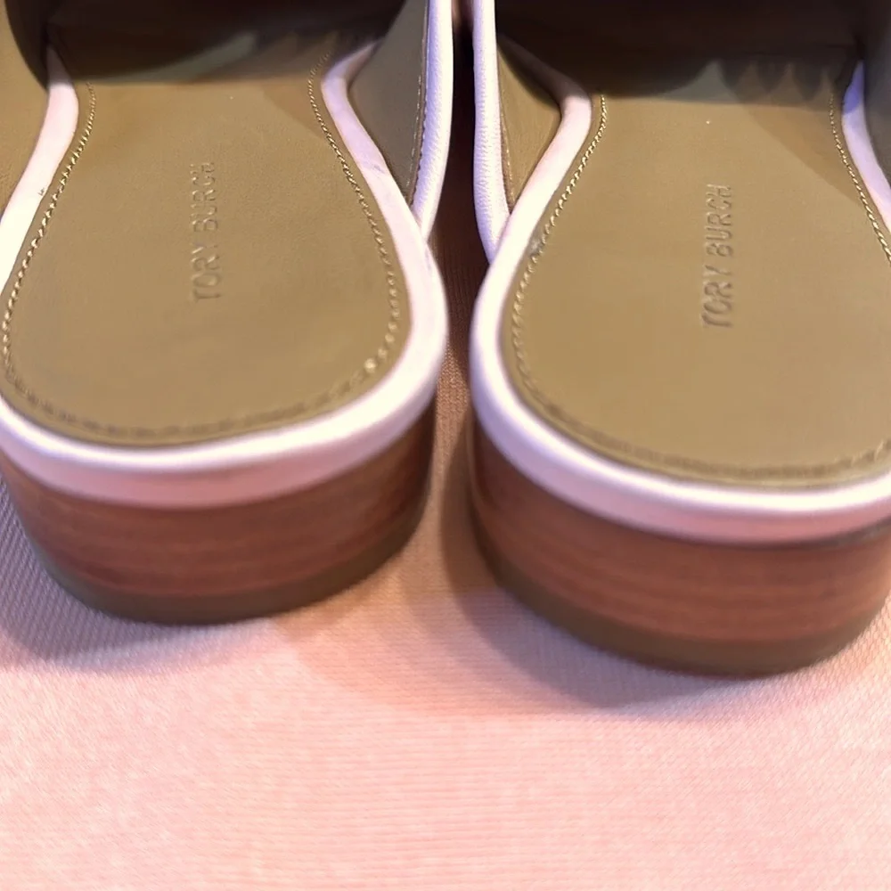 New TORY BURCH Leather Shoes. Pink. Size 9.