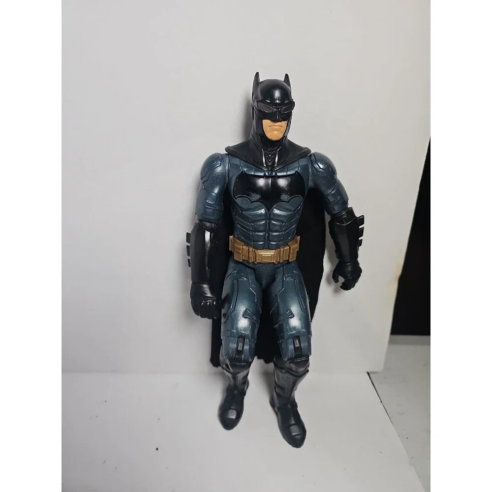 DC Comics 2017 Justice League Batman Armor 12
