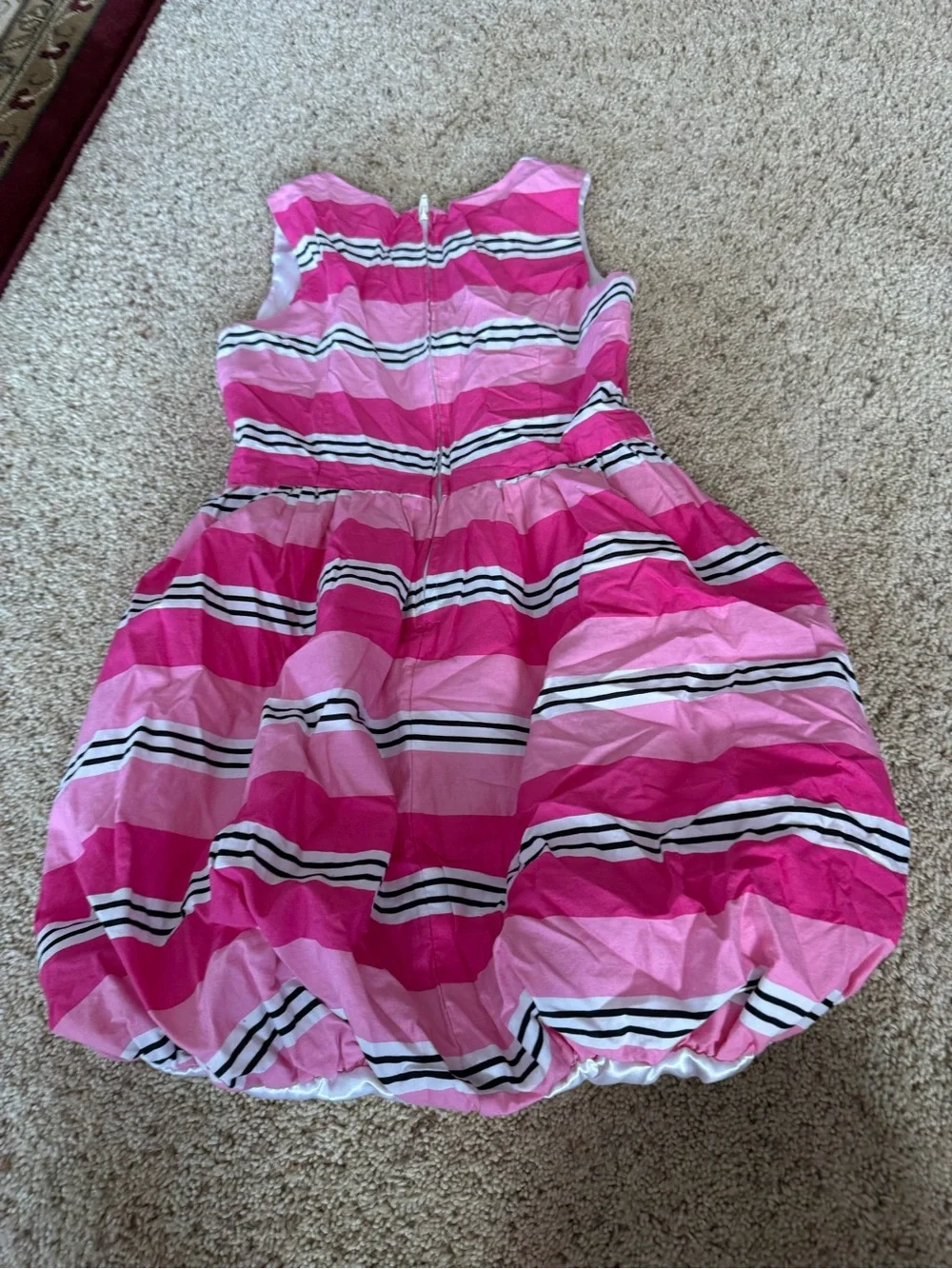 Girls pink stripped dress 👗